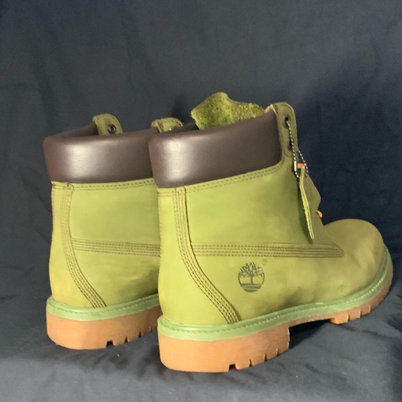 Timberland Green Boots with Orange Laces - Picture 3 of 4